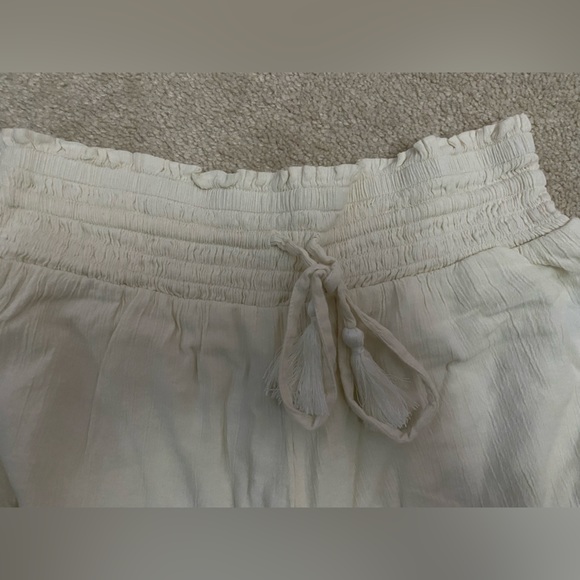 delicate white summer shorts - Picture 3 of 4